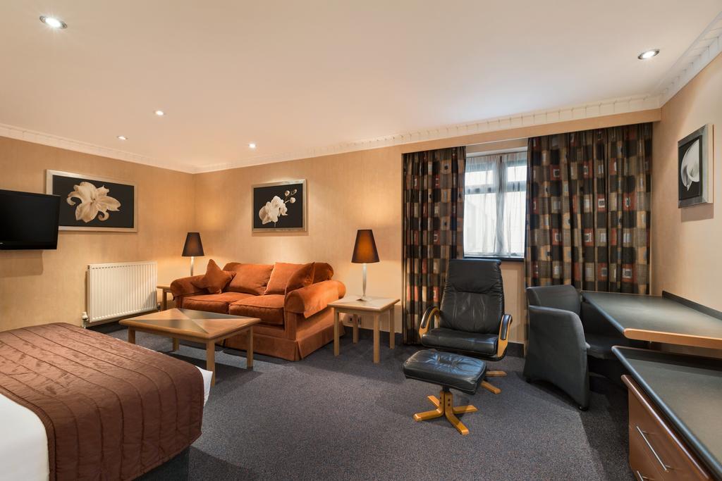 Ramada Hatfield Hatfield  Eksteriør bilde
